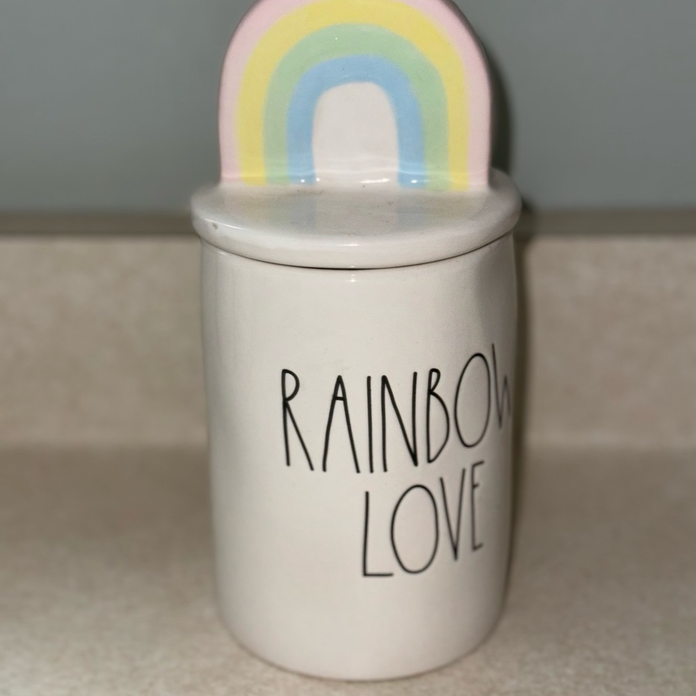 Rae dunn rainbow love candle - yes